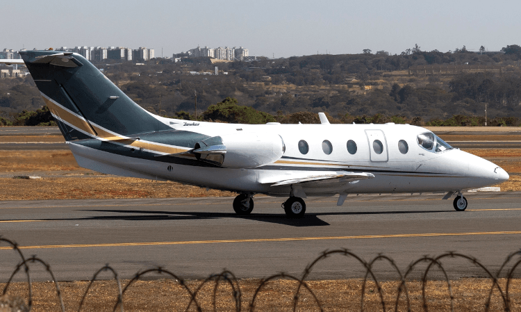 Hawker 400A