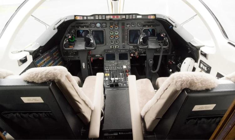 Hawker 400A