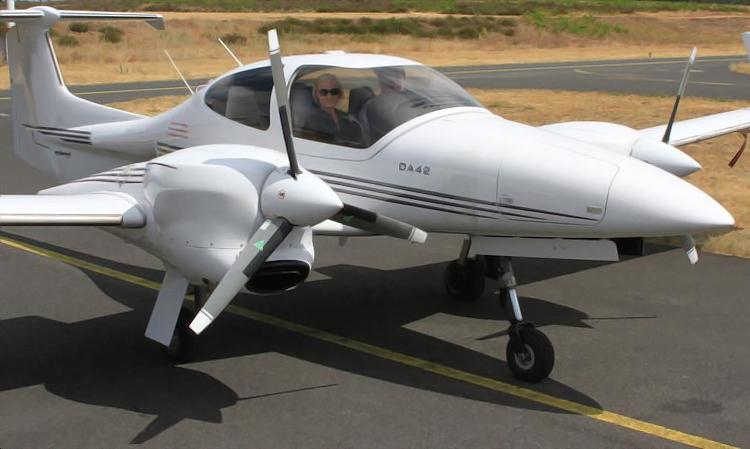 Diamond DA42