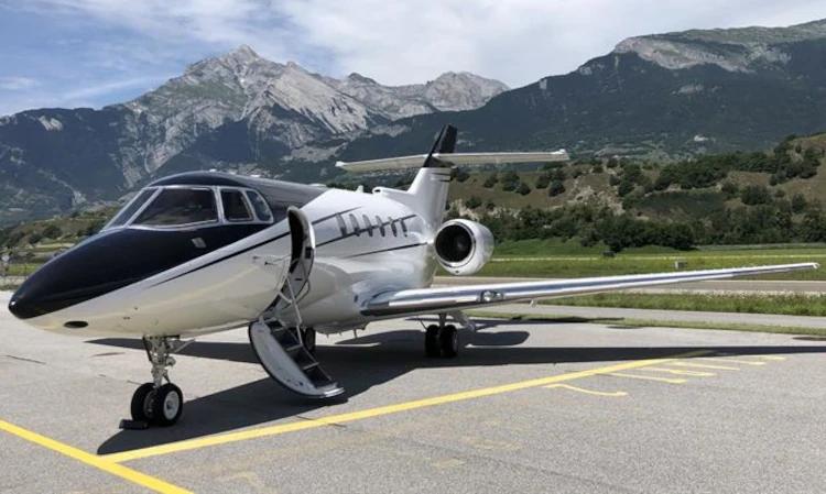 Hawker 750