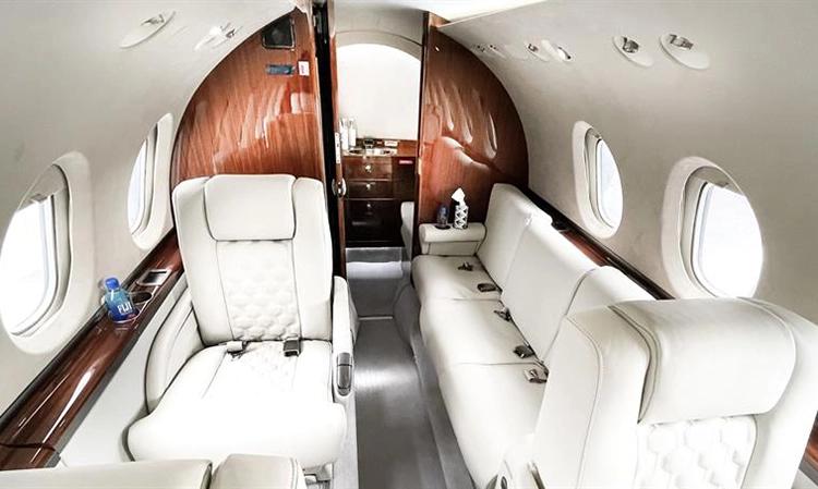 Hawker 750