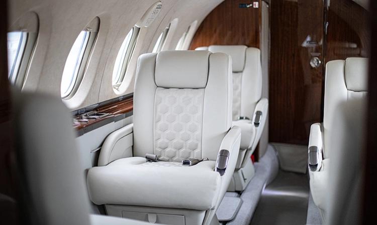 Hawker 750