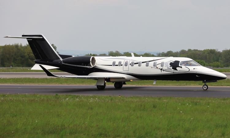 Learjet 75