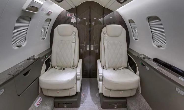 Learjet 75