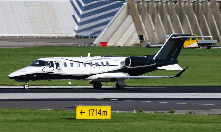 Learjet 75