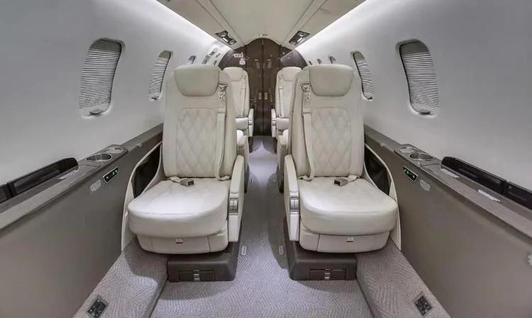 Learjet 75