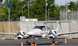 Diamond DA42