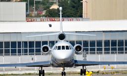 Falcon 900B
