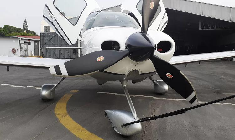 Cirrus SR22T