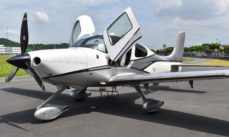 Cirrus SR22T