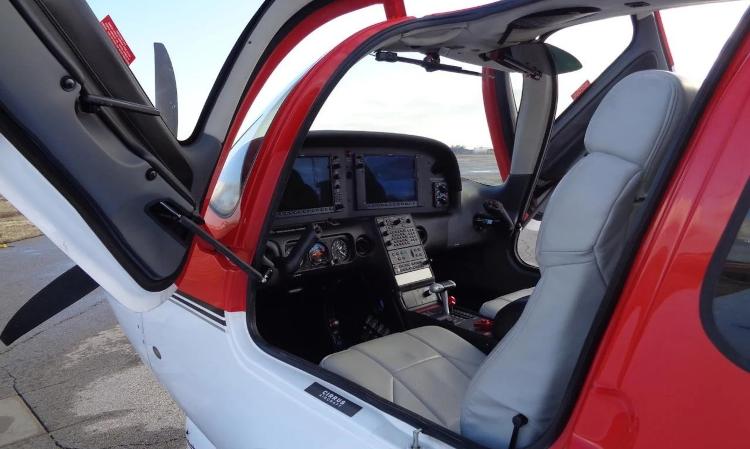 Cirrus SR22