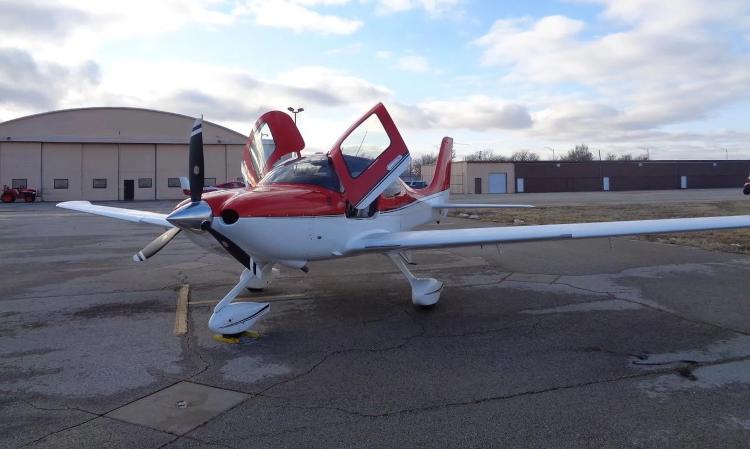 Cirrus SR22
