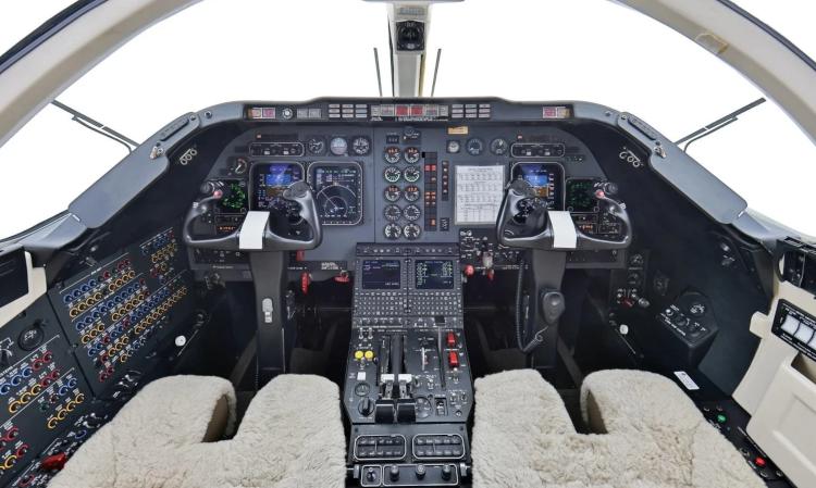 Hawker 400XP