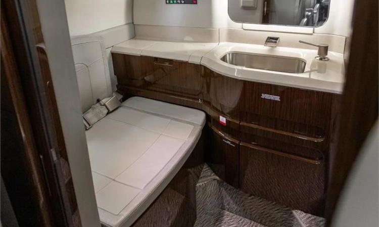 Learjet 75