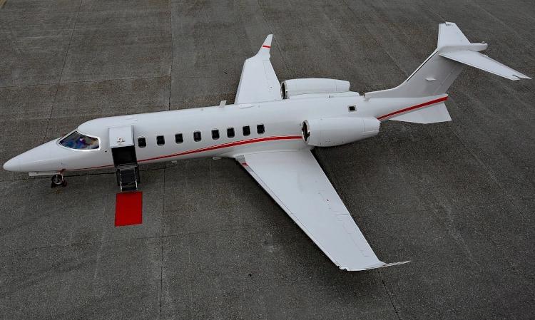 Learjet 75