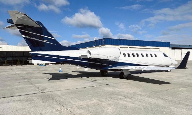 Learjet 75