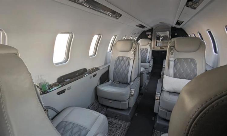 Learjet 75