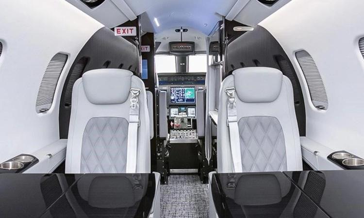 Learjet 75