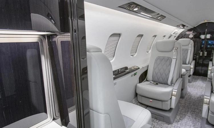 Learjet 75