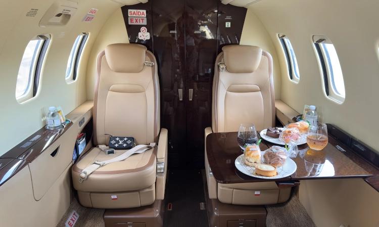Learjet 75