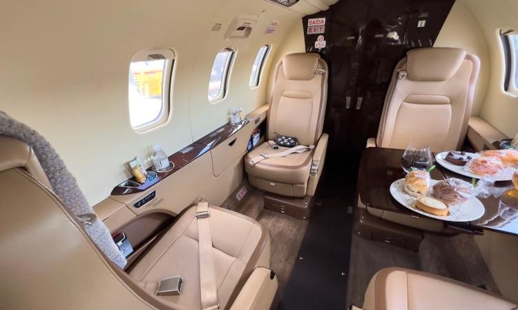 Learjet 75