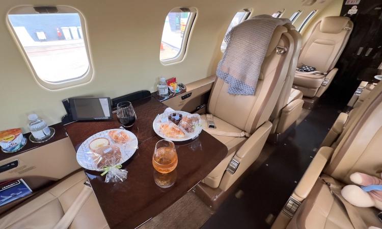 Learjet 75