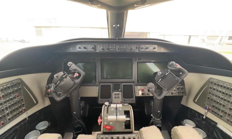 Learjet 75