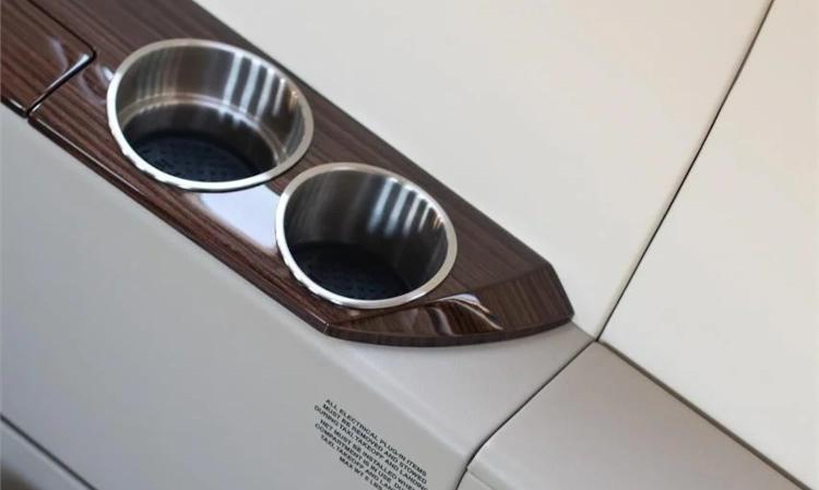 Learjet 75