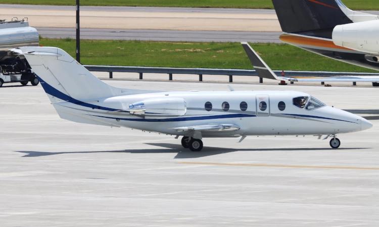 Hawker 400A