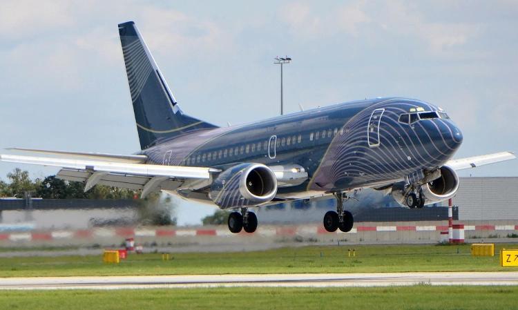 Boeing 737-500