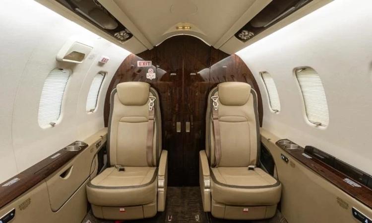 Learjet 75