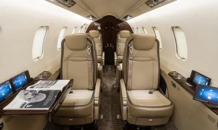 Learjet 75
