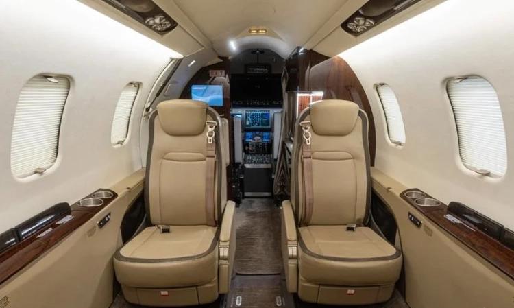 Learjet 75