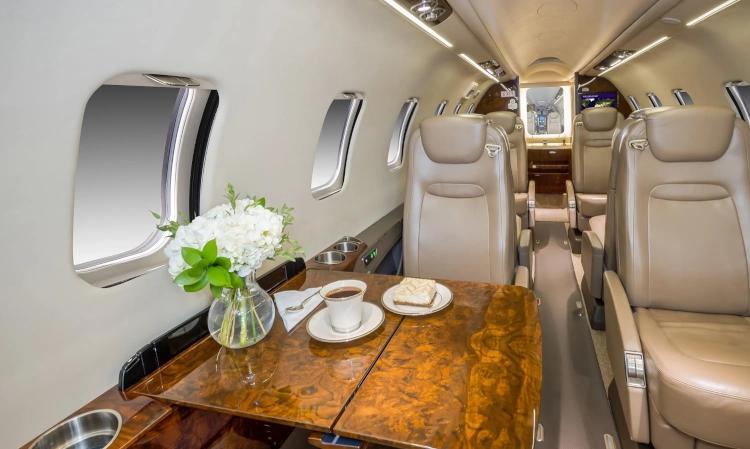 Learjet 75
