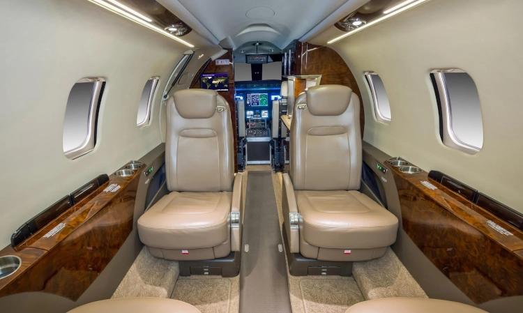 Learjet 75