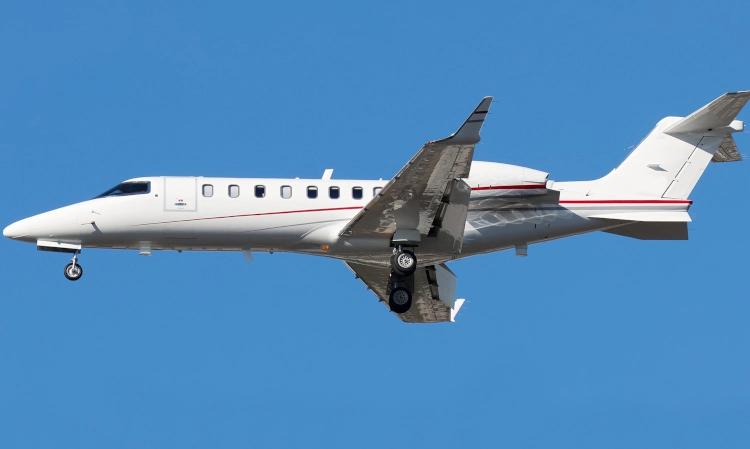 Learjet 75