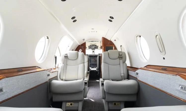 Hawker 400XP