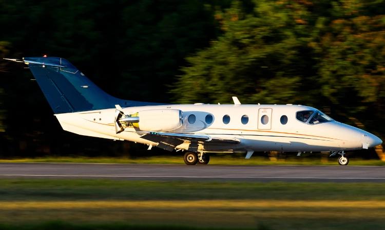 Hawker 400A