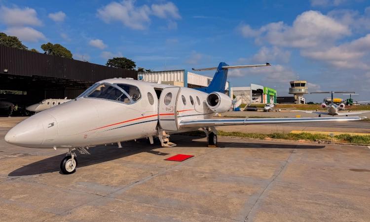 Hawker 400A