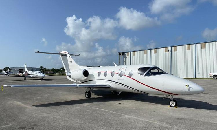 Hawker 400XP