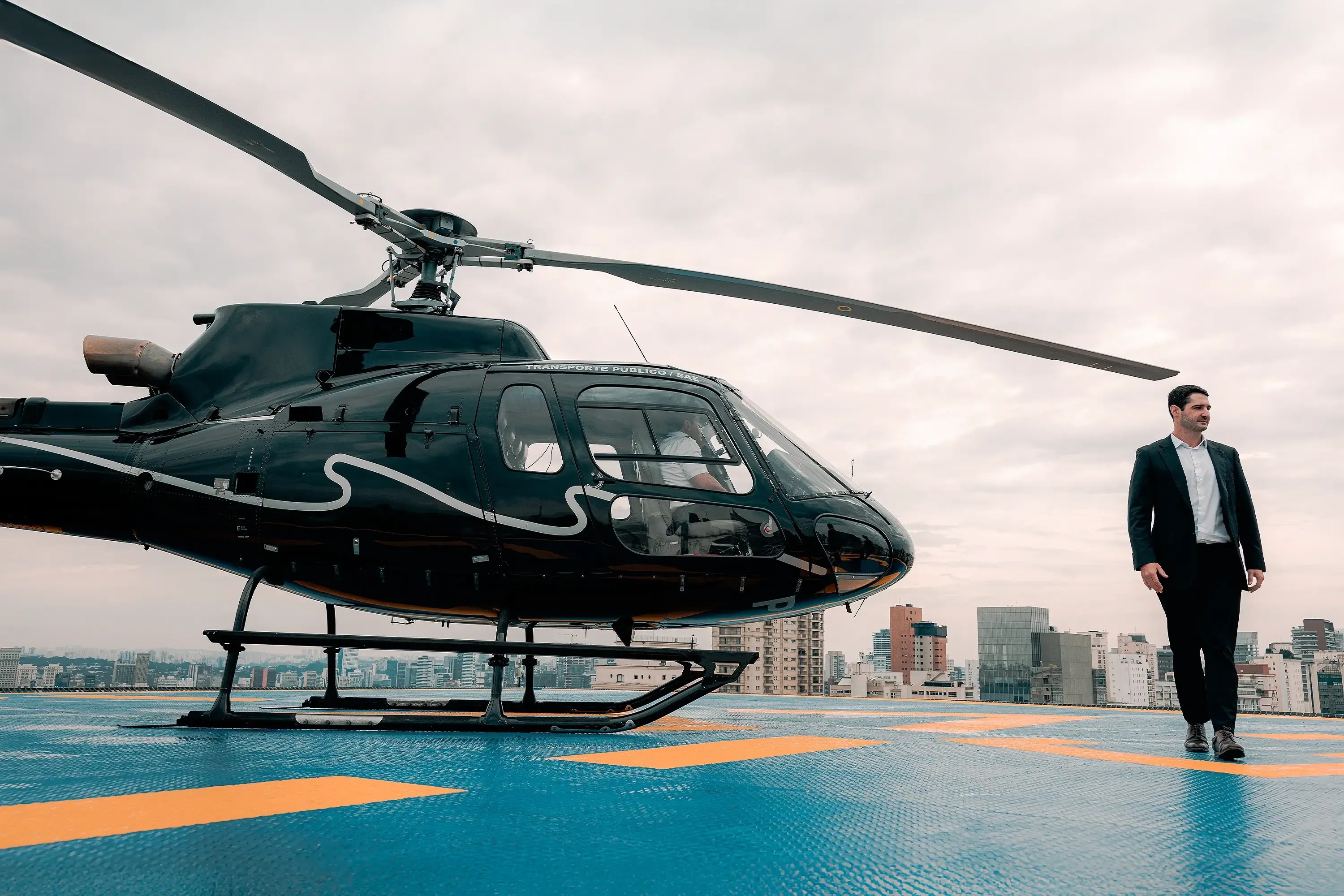 Transfers Executivos de Helicóptero & Fretamento Privado
