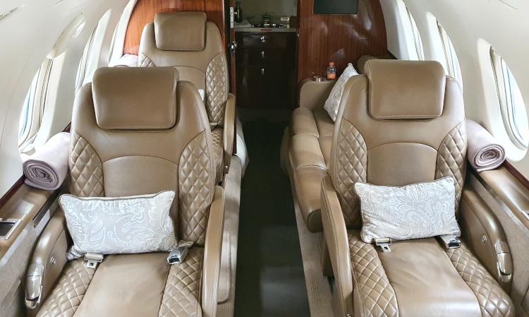 Hawker 750