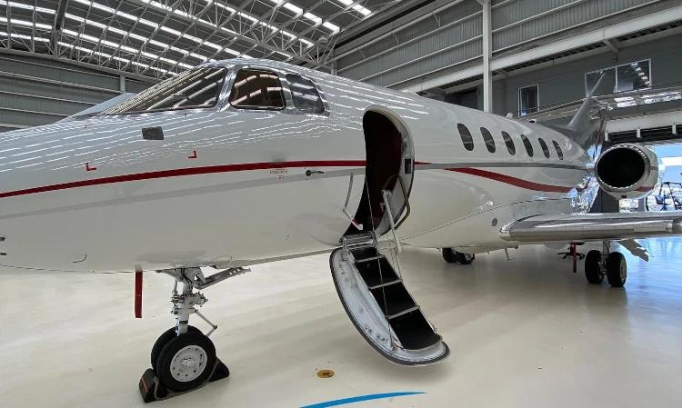 Hawker 750