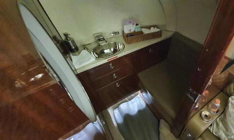 Hawker 750