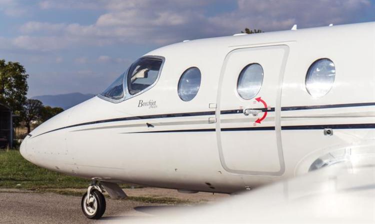 Hawker 400A