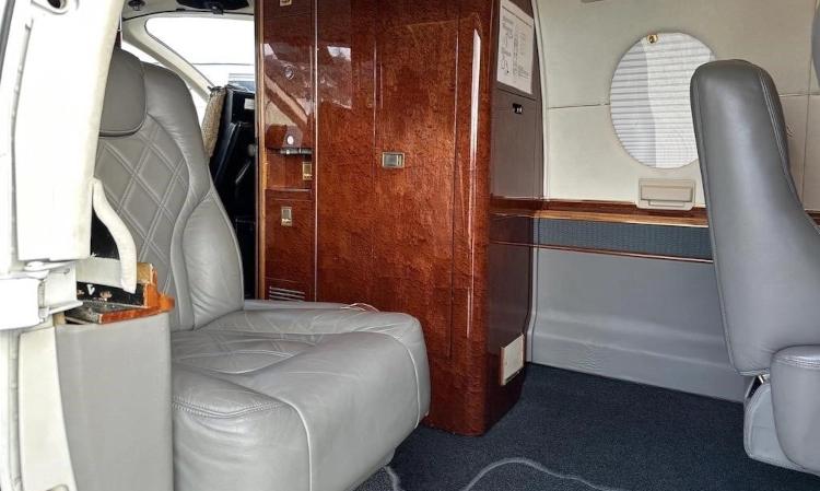 Hawker 400XP