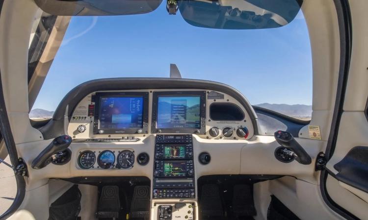 Cirrus SR22