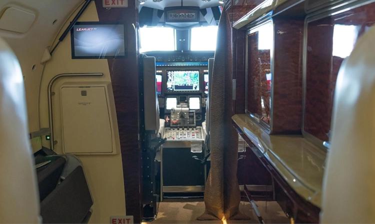 Learjet 70