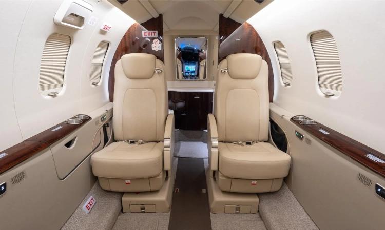 Learjet 75