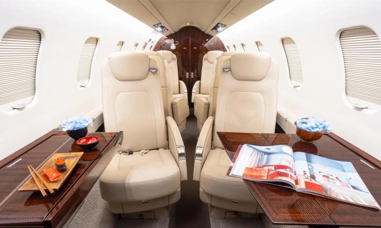 Learjet 75